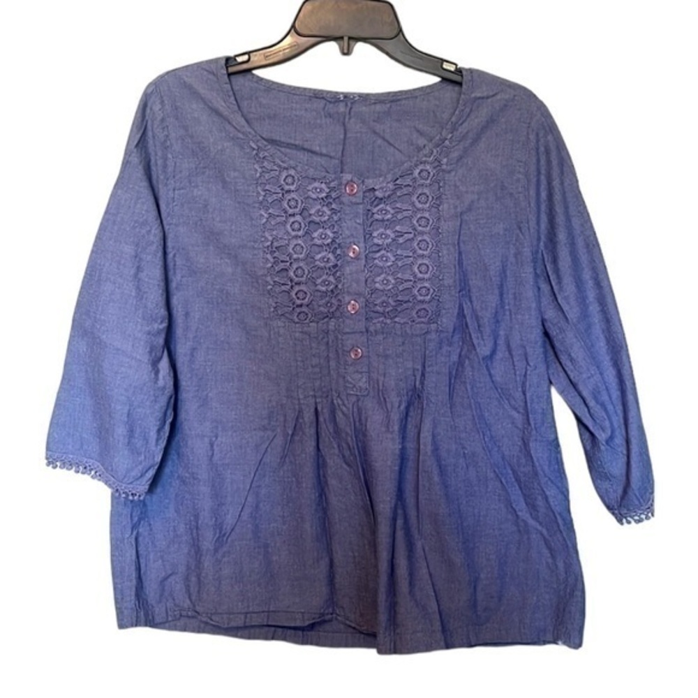 Women’s Blouse, Denim Blue Color, Brand Unknown, Womens size medium